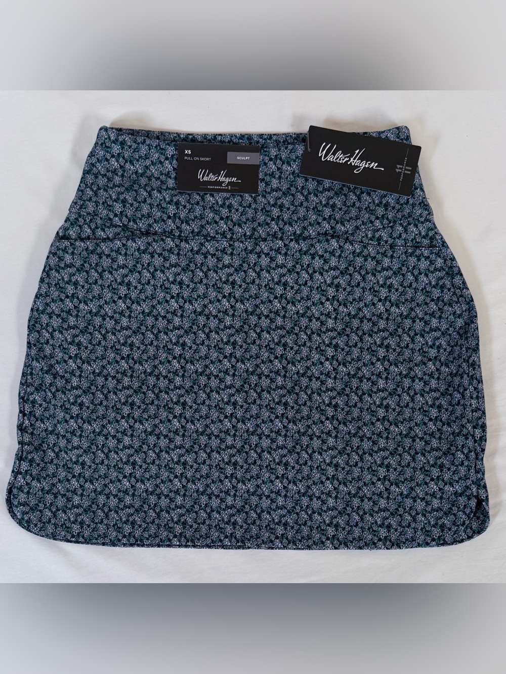 Walter Hagen Sculpt 17" Pull On Golf Skort Dogwood Ditsy Womens Size XS NEW